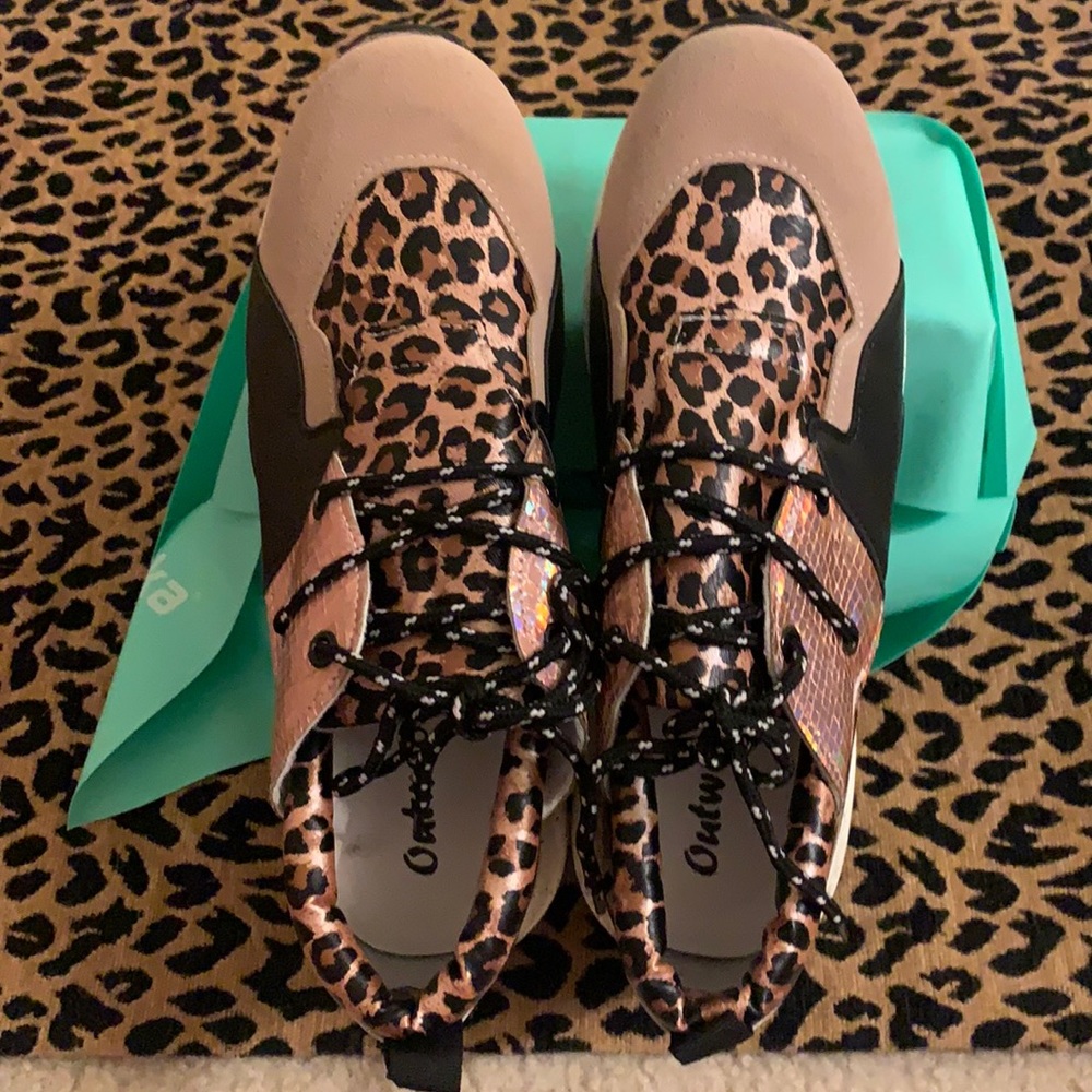 Outwoods Animal Print Wedge Sneaker Size 10